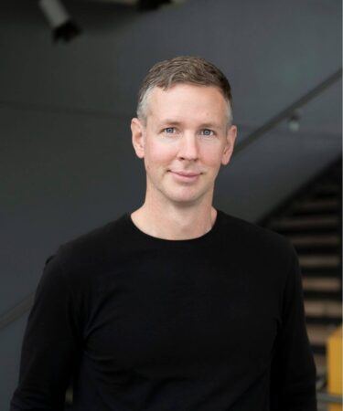 Benjamin Haley, professeur au Département d’ophtalmologie de l'Université de Montréal (Photo : Amélie Philibert, Université de Montréal)